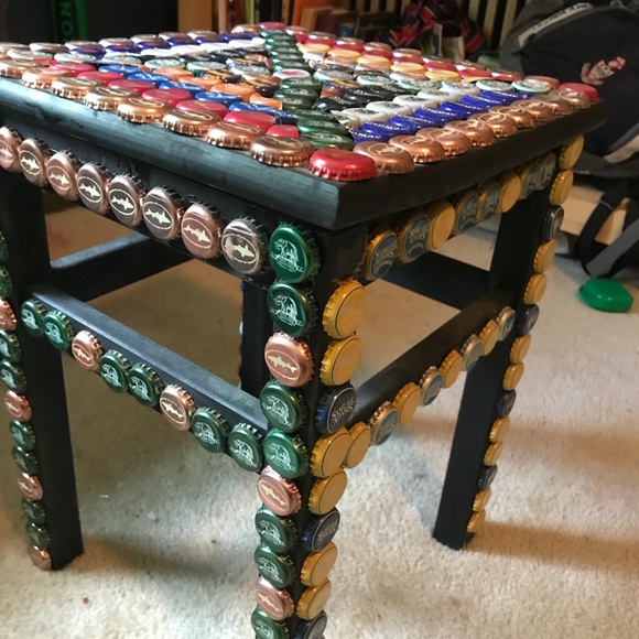 End table - Picture 2 of 3